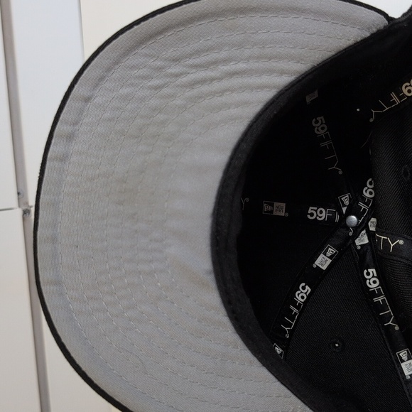 New Era 9Fifty Buffalo Bills Black with Red Metal Swoosh OSFM Baseball Cap EUC - Picture 6 of 6